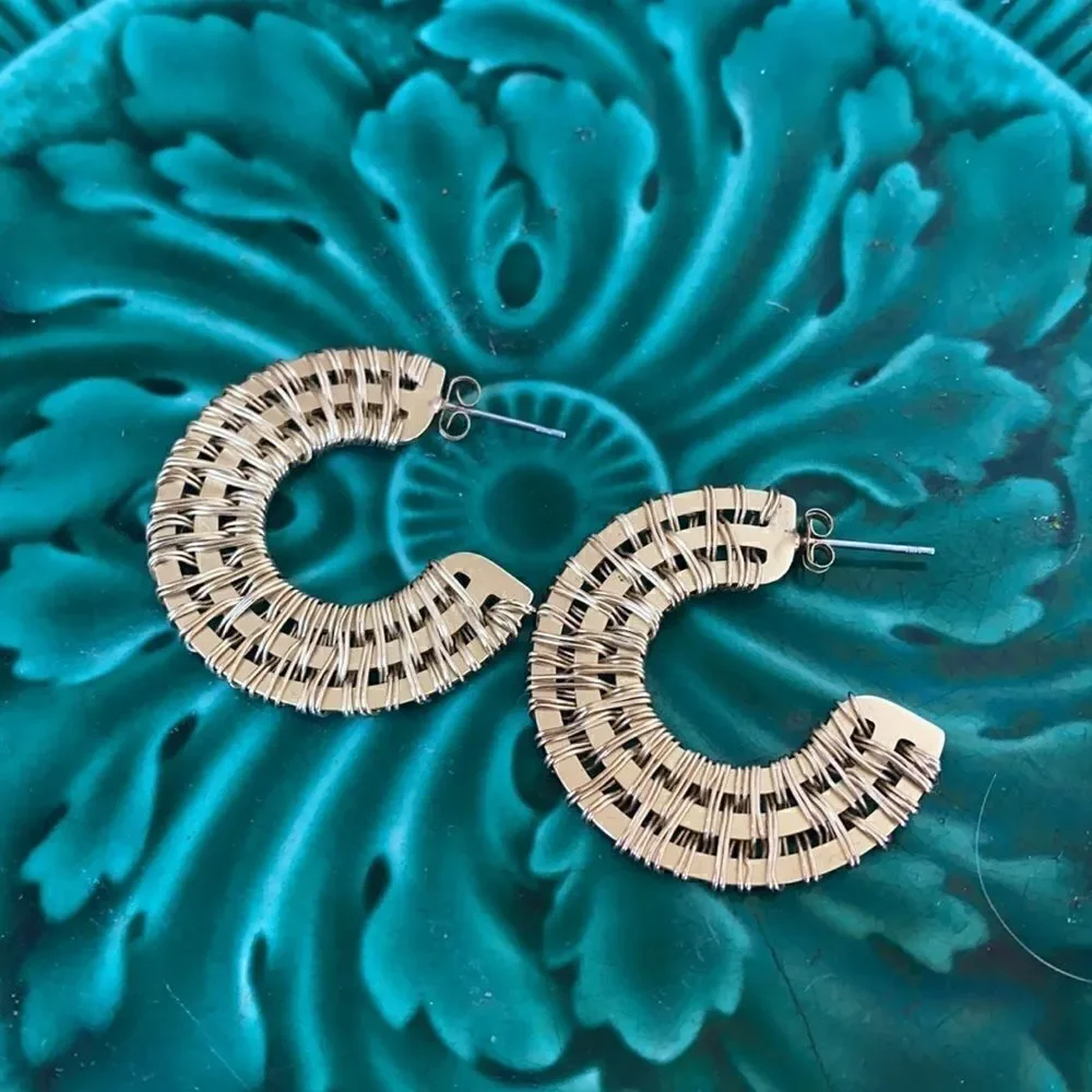 Really Pretty And Lightweight Gold Woven Hoops